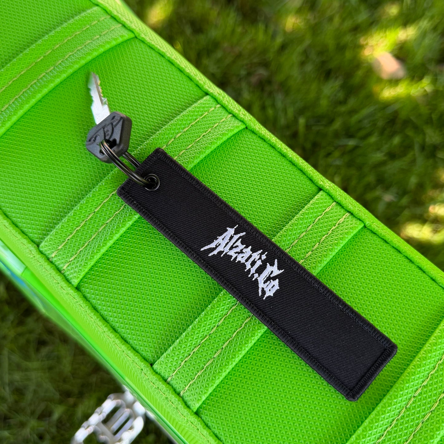 Jet Tag - Black Crest